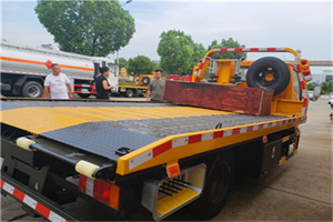 铜川附近拖车电话号码服务