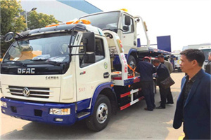 铜川汽车道路救援拖车价格